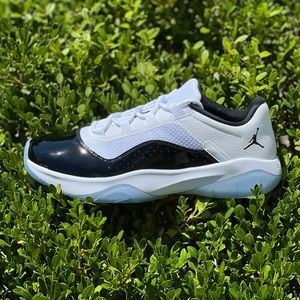 Air Jordan 11 CMFT Low